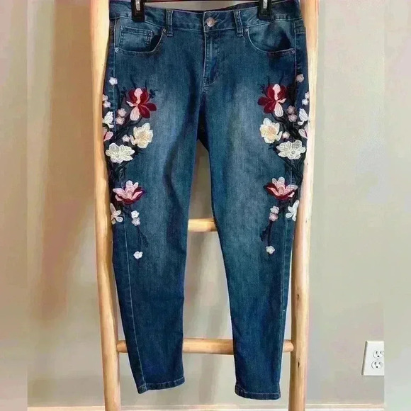 Sandpiper Flower embroidered Jeans size 8 - Picture 1 of 7